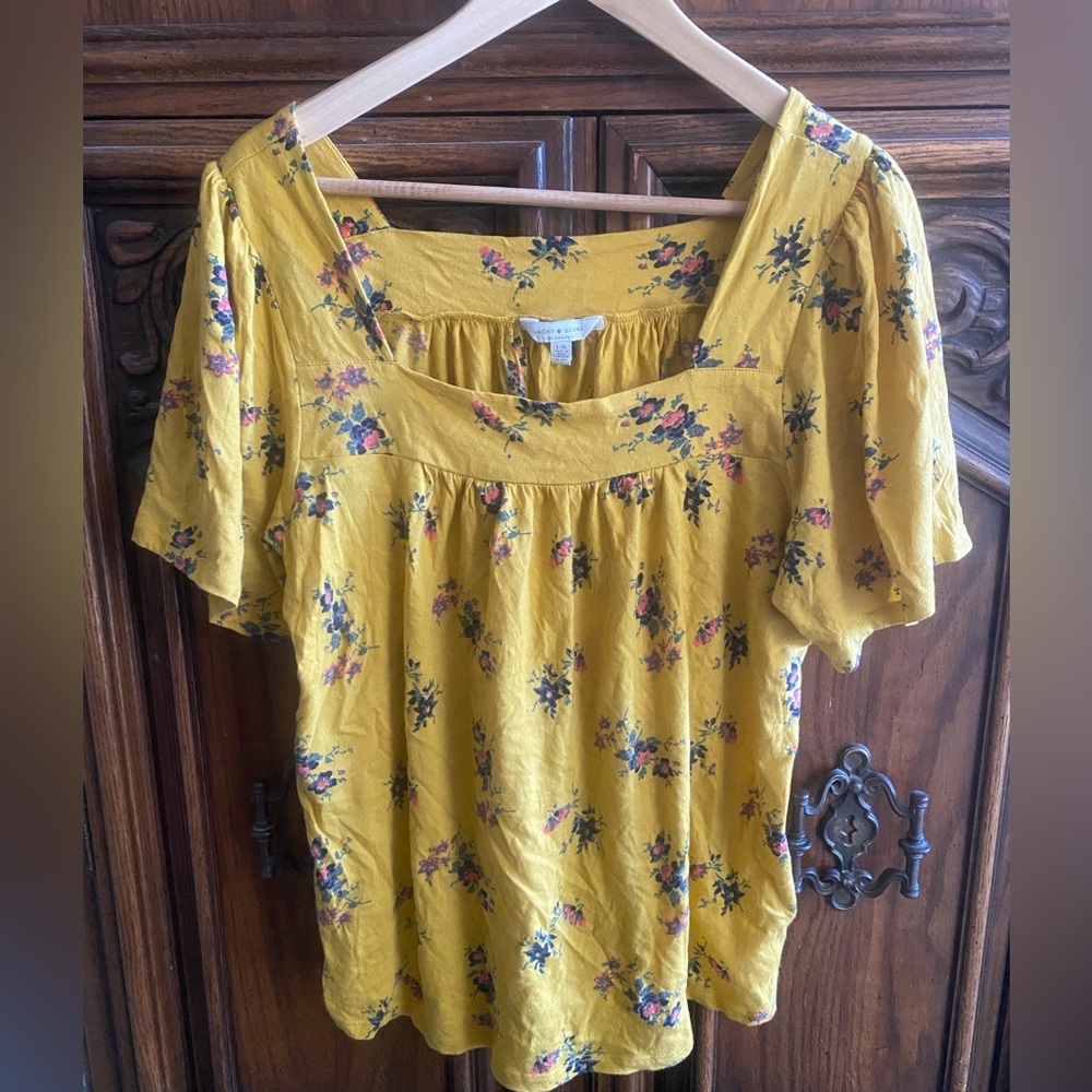 Lucky Brand Mustard and Floral Flutter Sleeve Tee
